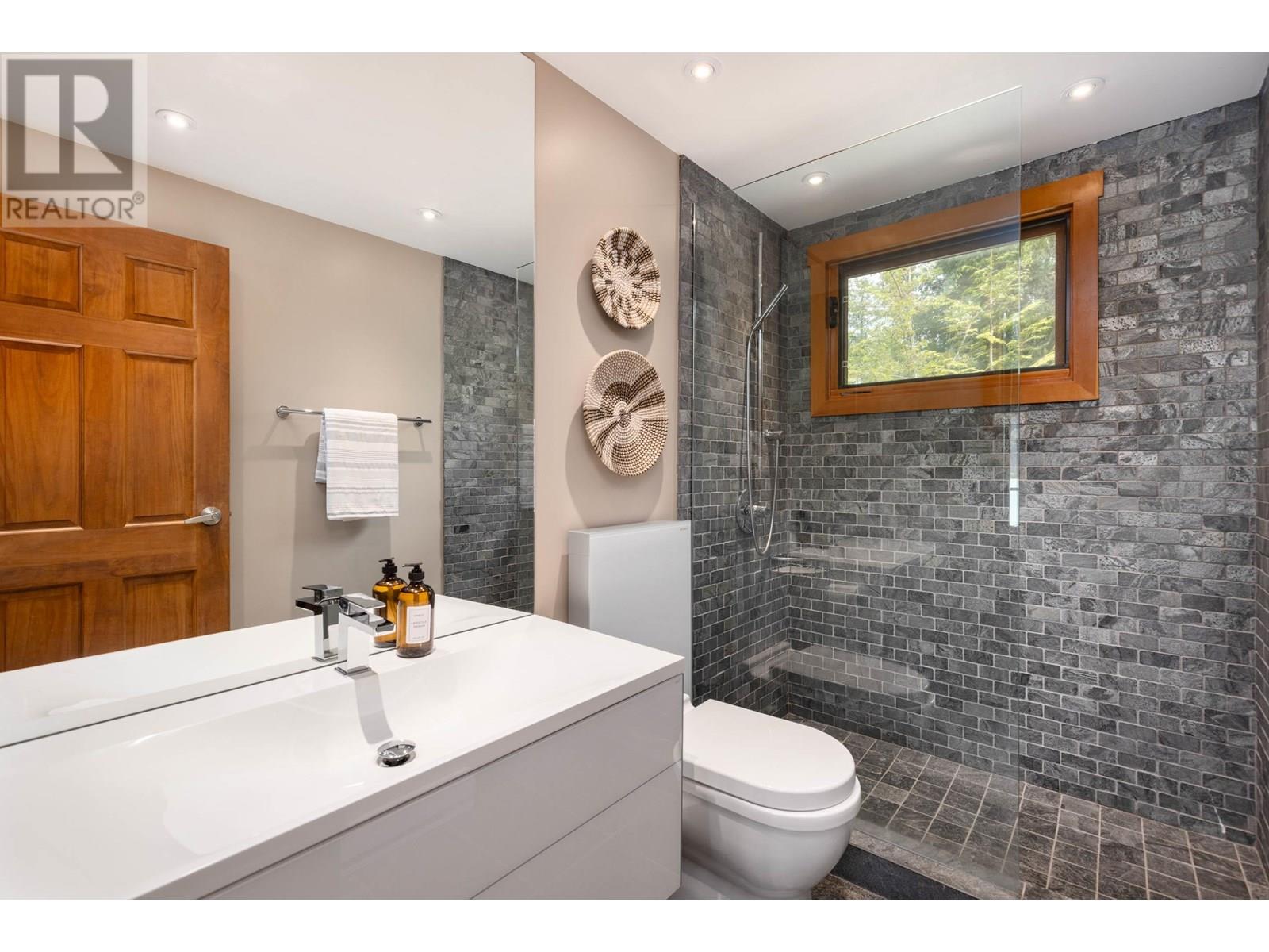 9249 LAKESHORE DRIVE, Whistler