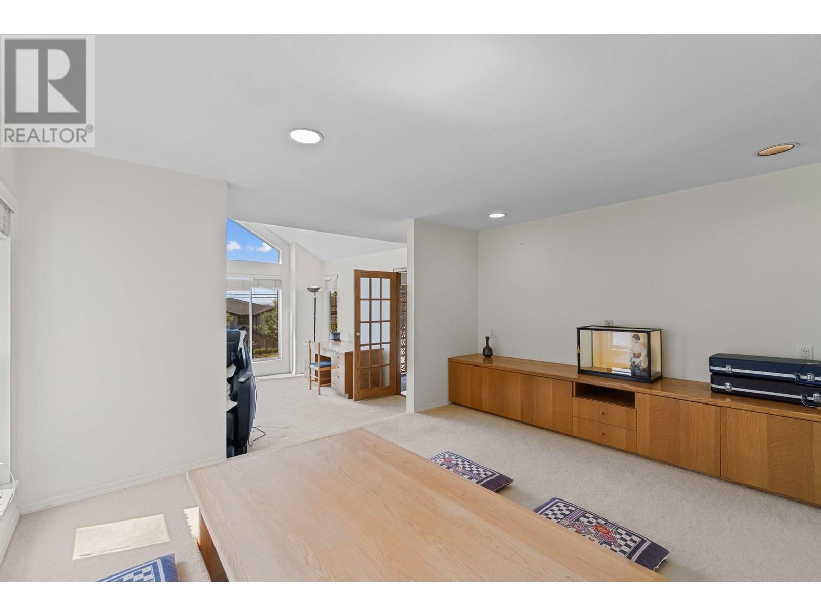 Photo 6 of 5275 Mckee Street, Burnaby BC