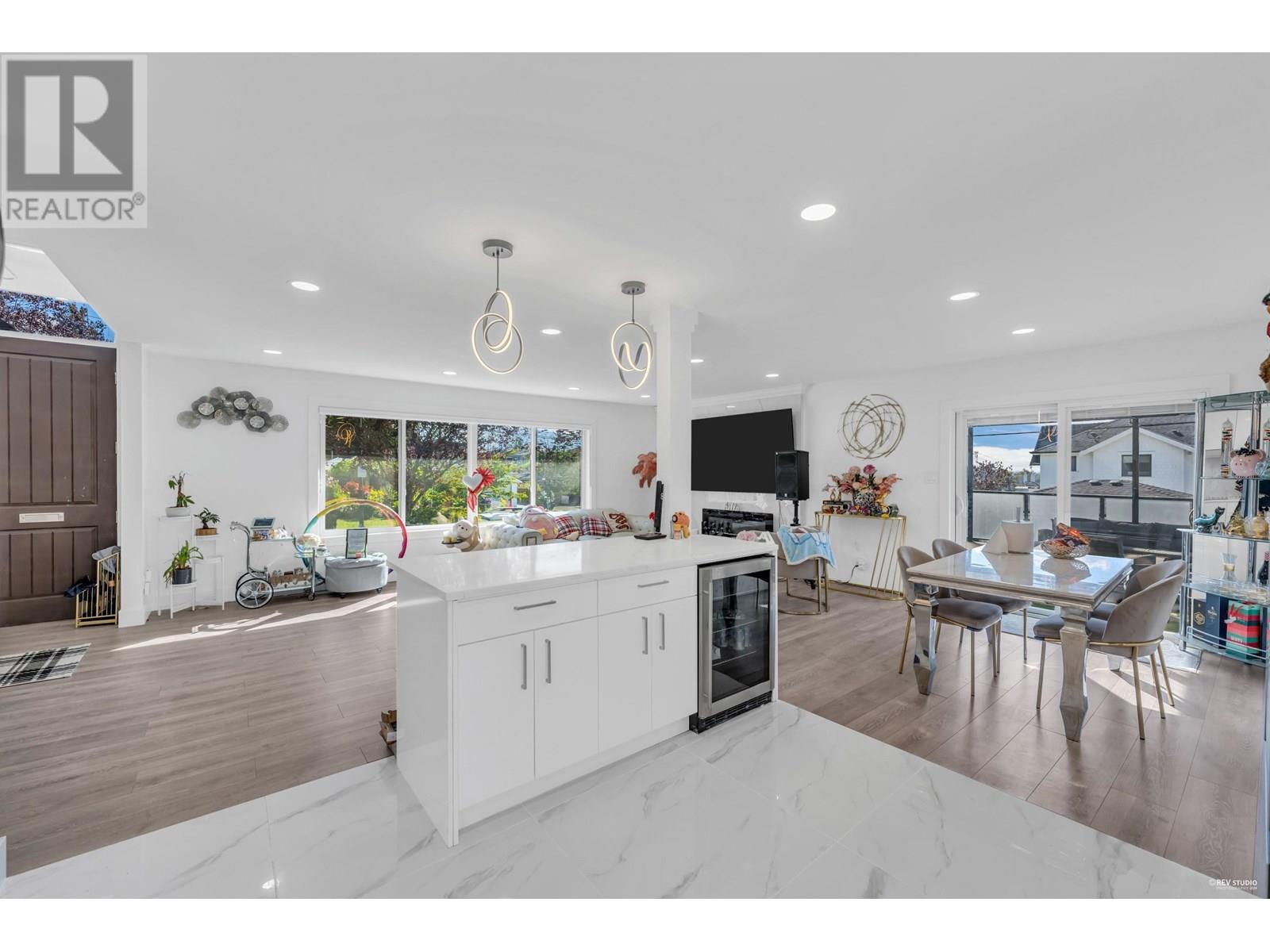 Photo 10 of 8025 Borden Street, Vancouver BC
