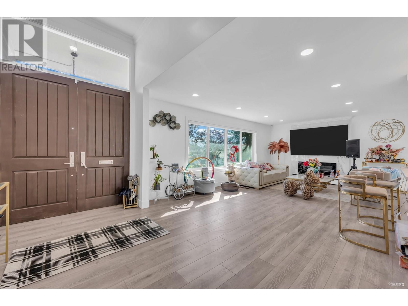 Photo 5 of 8025 Borden Street, Vancouver BC