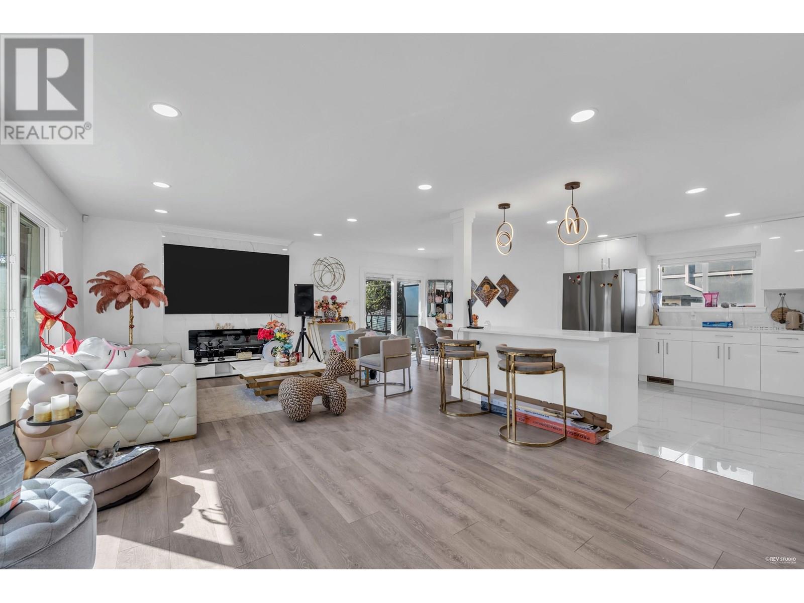 Photo 6 of 8025 Borden Street, Vancouver BC