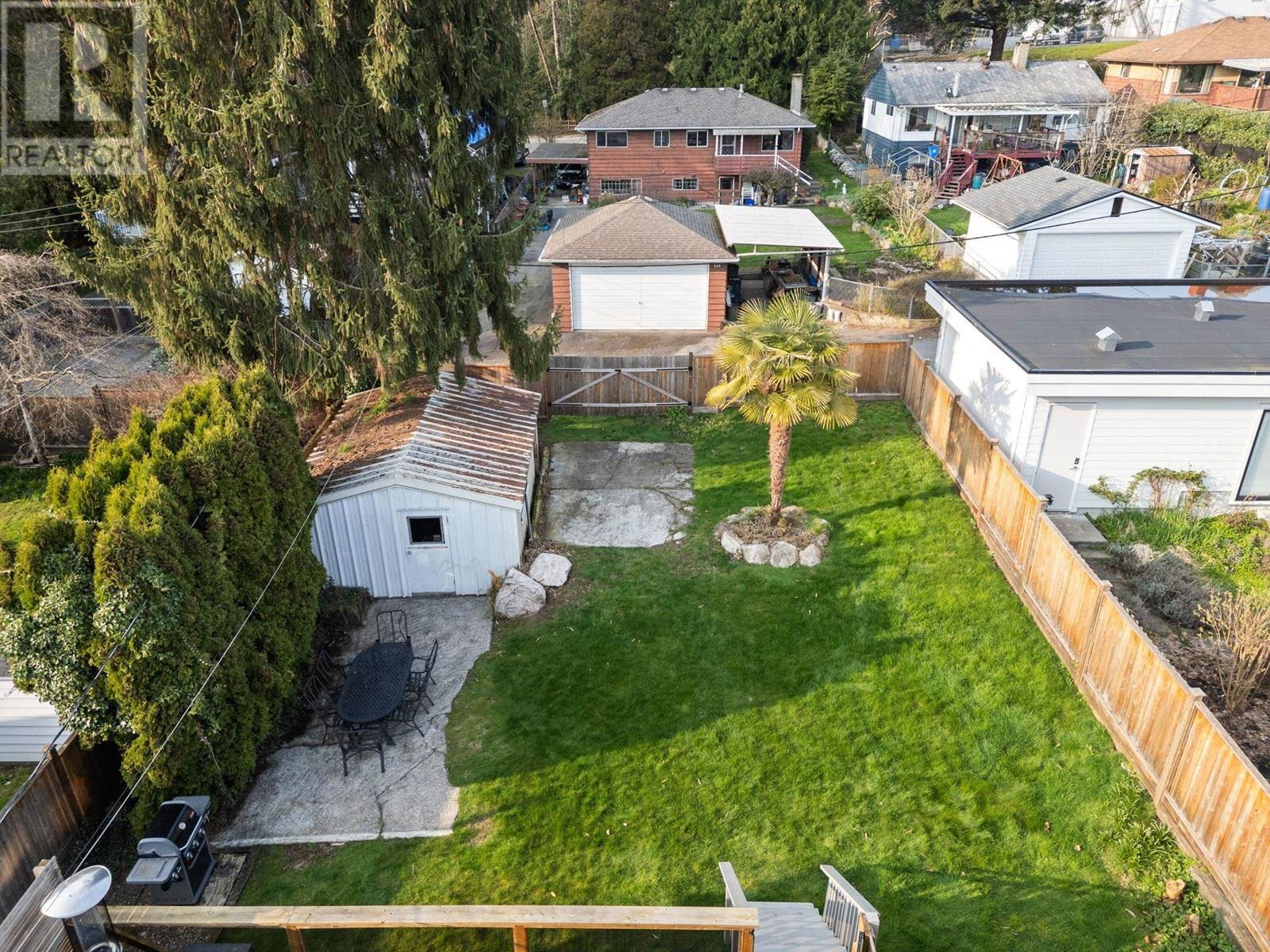 Photo 6 of 530 W 14th Street, North Vancouver BC
