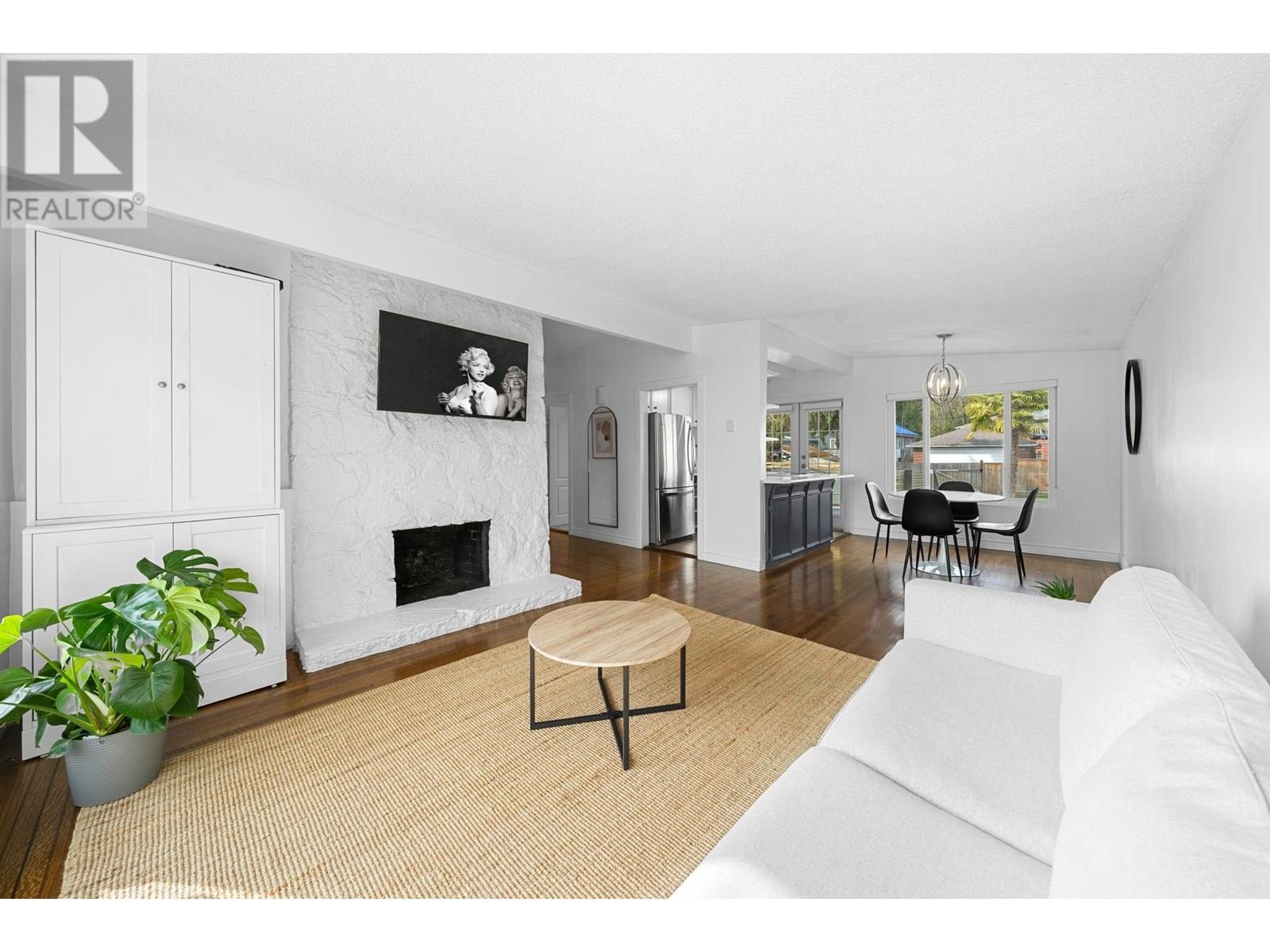 Photo 7 of 530 W 14th Street, North Vancouver BC