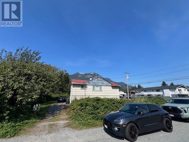 Photo 1 of 1246 Victoria Street, Squamish BC
