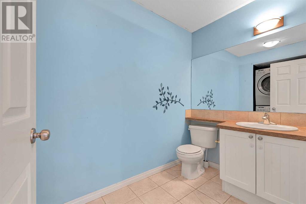 Single Family House for Sale in  Simcoe Place SW Signal Hill Calgary 