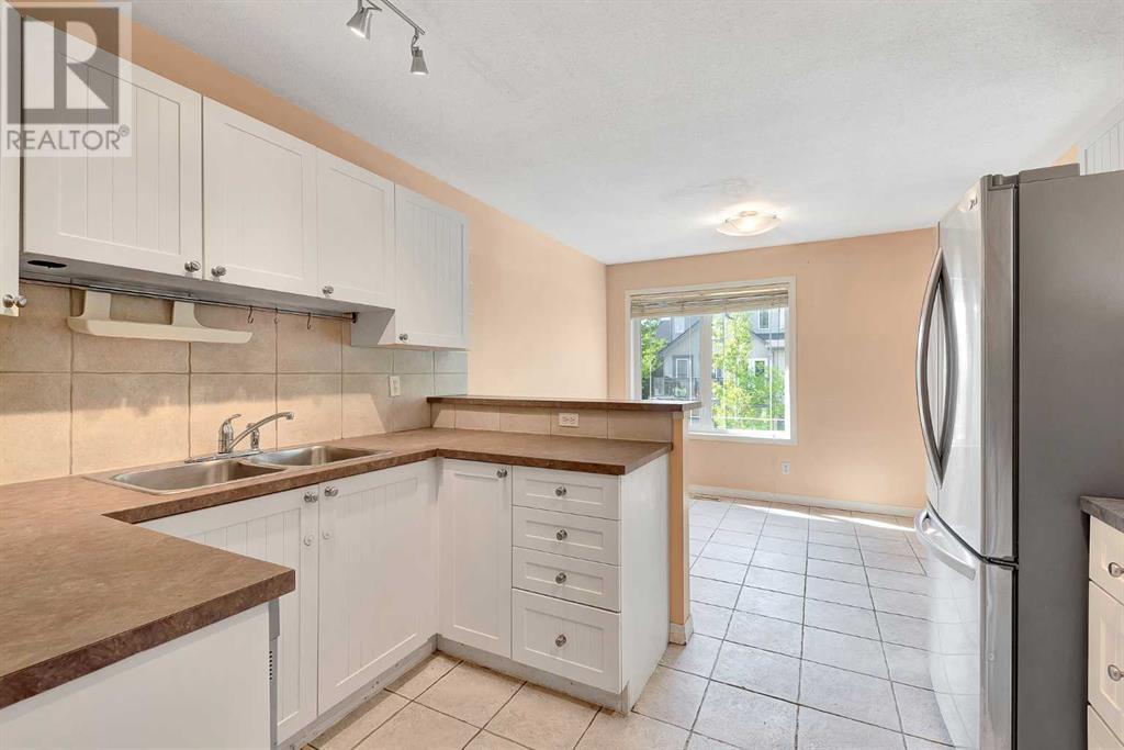 Single Family House for Sale in  Simcoe Place SW Signal Hill Calgary 