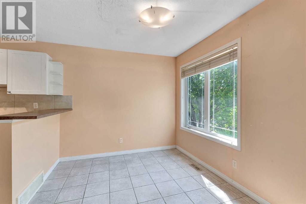 Single Family House for Sale in  Simcoe Place SW Signal Hill Calgary 