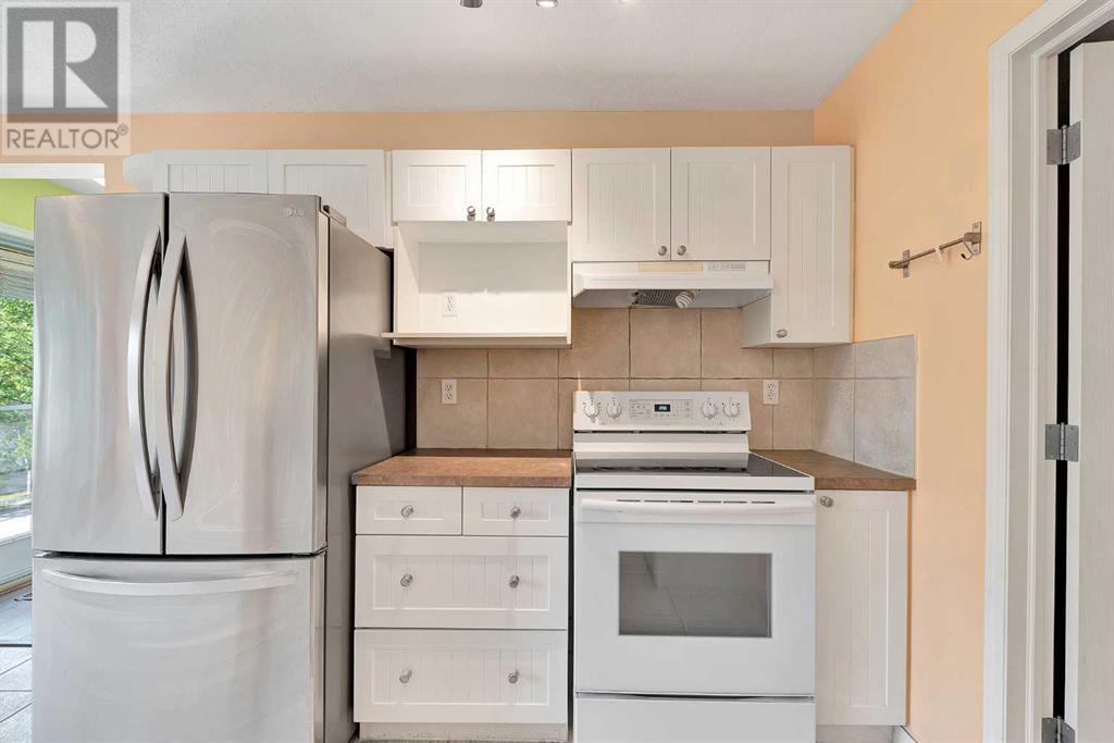 Single Family House for Sale in  Simcoe Place SW Signal Hill Calgary 