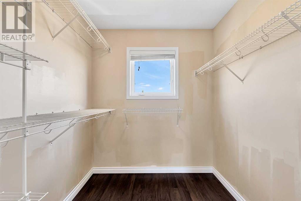 Single Family House for Sale in  Simcoe Place SW Signal Hill Calgary 