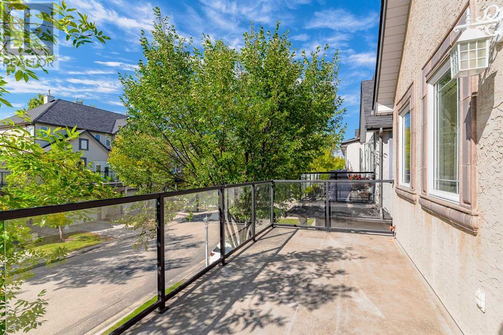 Single Family House for Sale in  Simcoe Place SW Signal Hill Calgary 