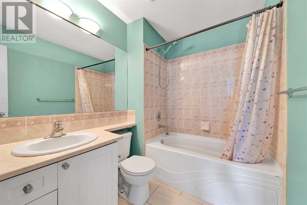 Single Family House for Sale in  Simcoe Place SW Signal Hill Calgary 