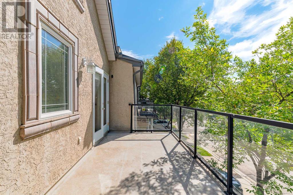 Single Family House for Sale in  Simcoe Place SW Signal Hill Calgary 