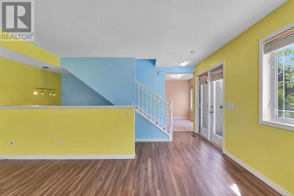 Single Family House for Sale in  Simcoe Place SW Signal Hill Calgary 