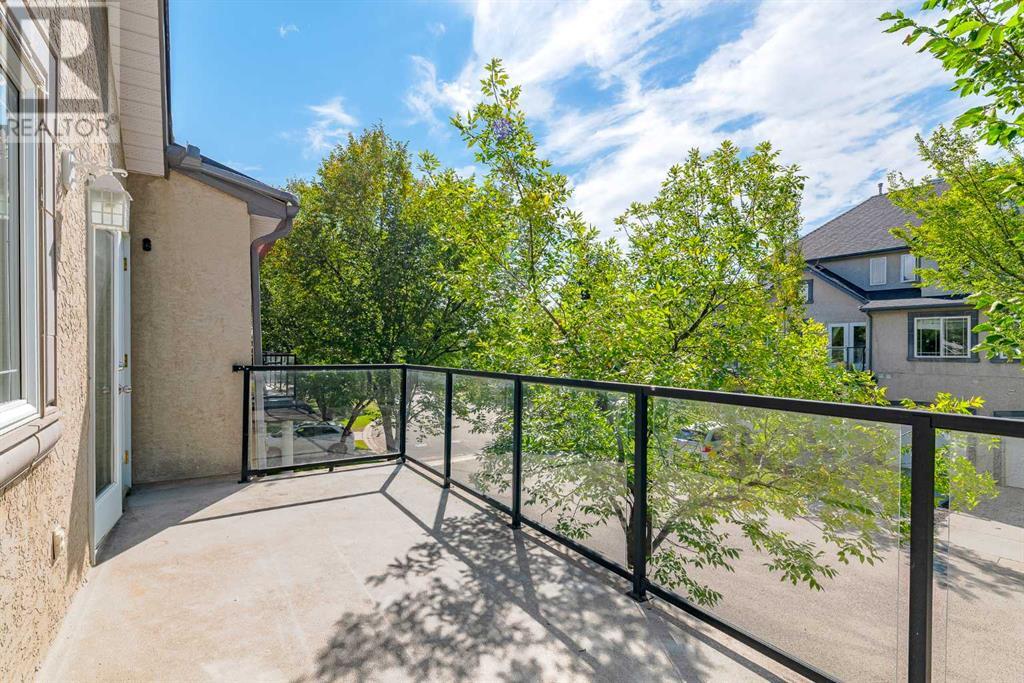 Single Family House for Sale in  Simcoe Place SW Signal Hill Calgary 