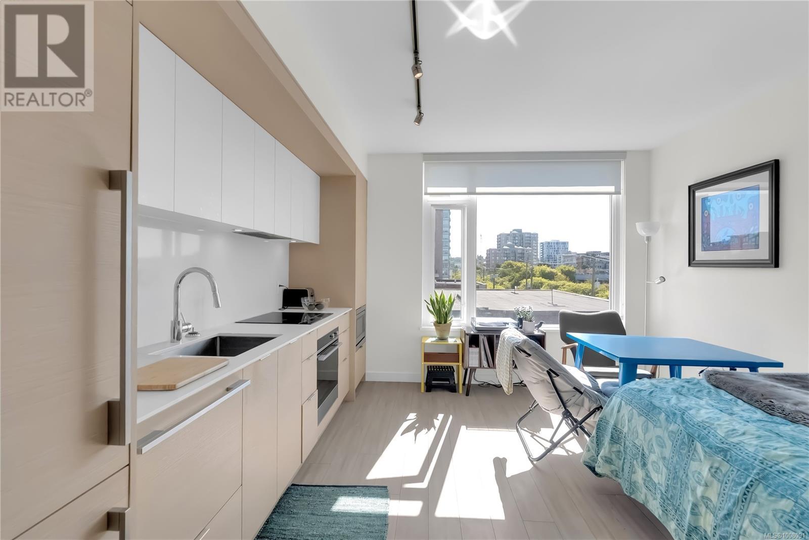 507 848 Yates St, Victoria