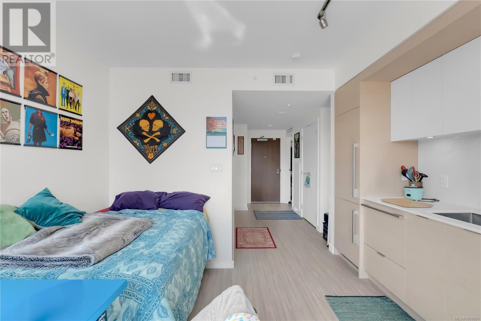 507 848 Yates St, Victoria