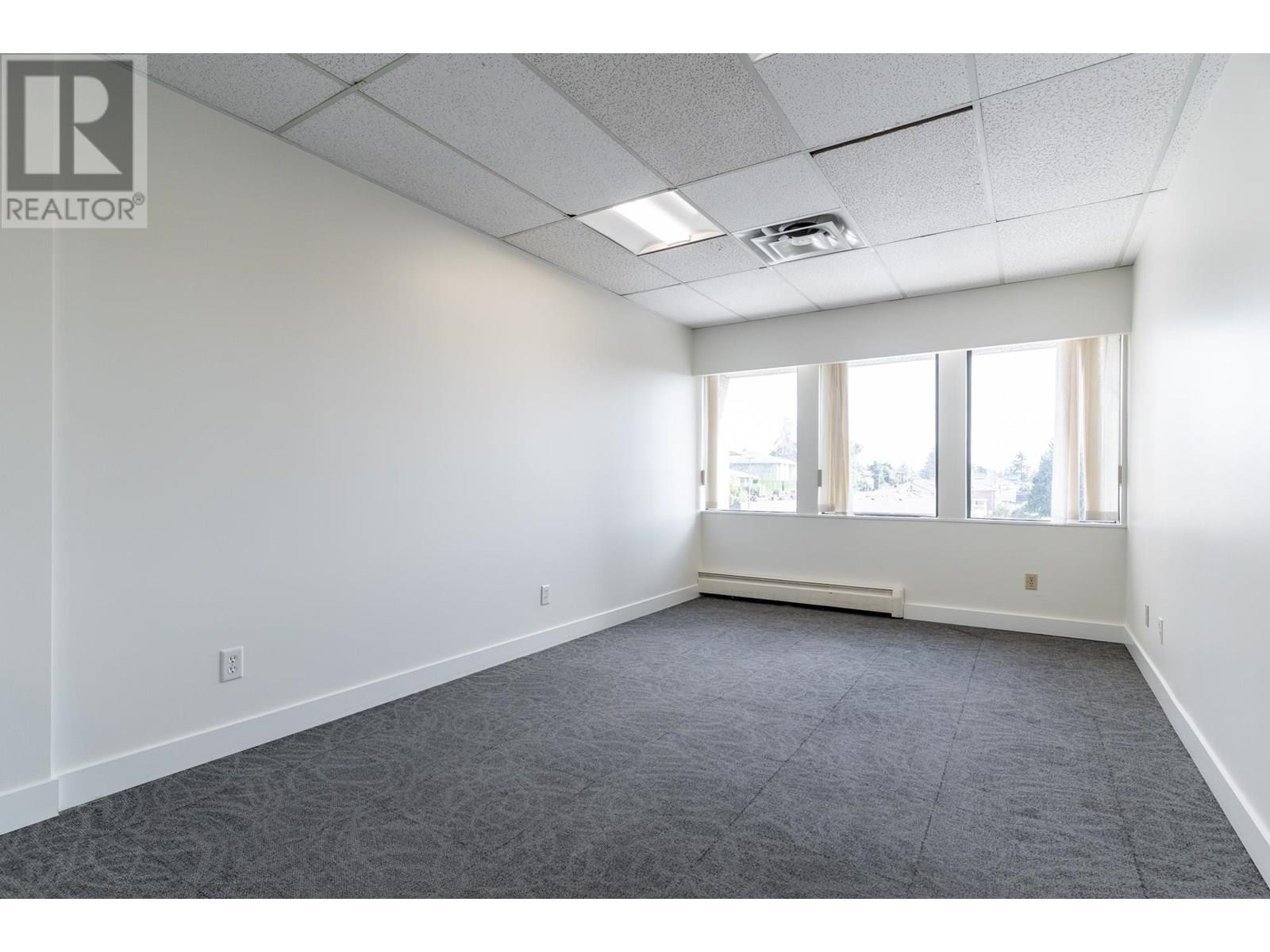 Photo 2 of 301 7818 6th Street, Burnaby BC