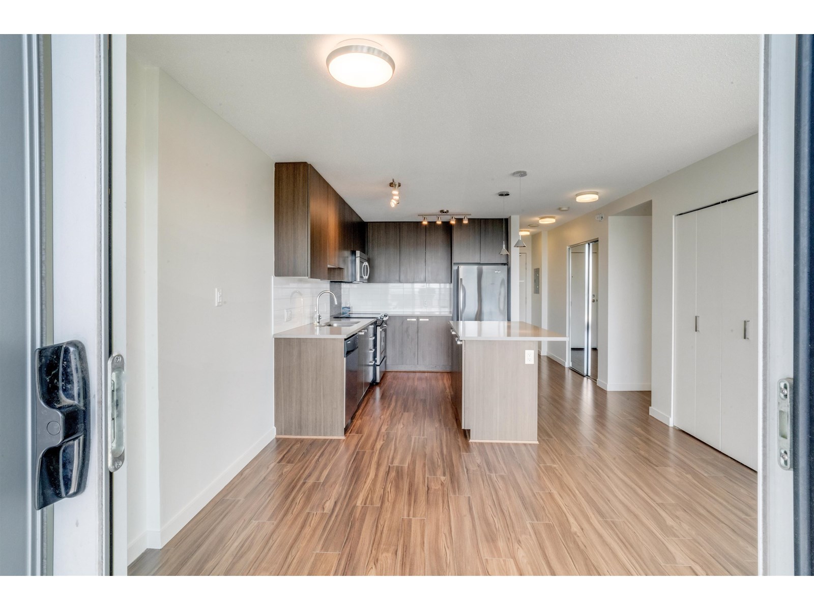 Photo 31 of 3707 13325 102 A Avenue, Surrey BC
