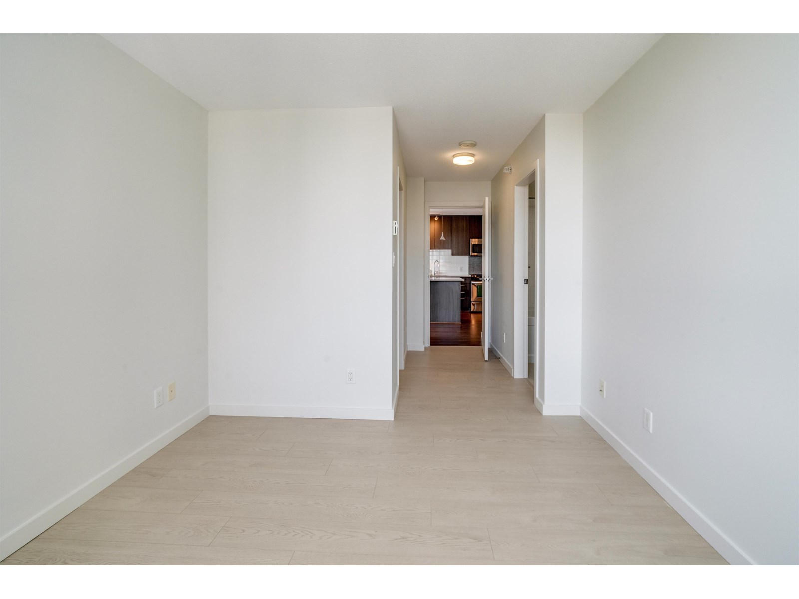 Photo 18 of 3707 13325 102 A Avenue, Surrey BC