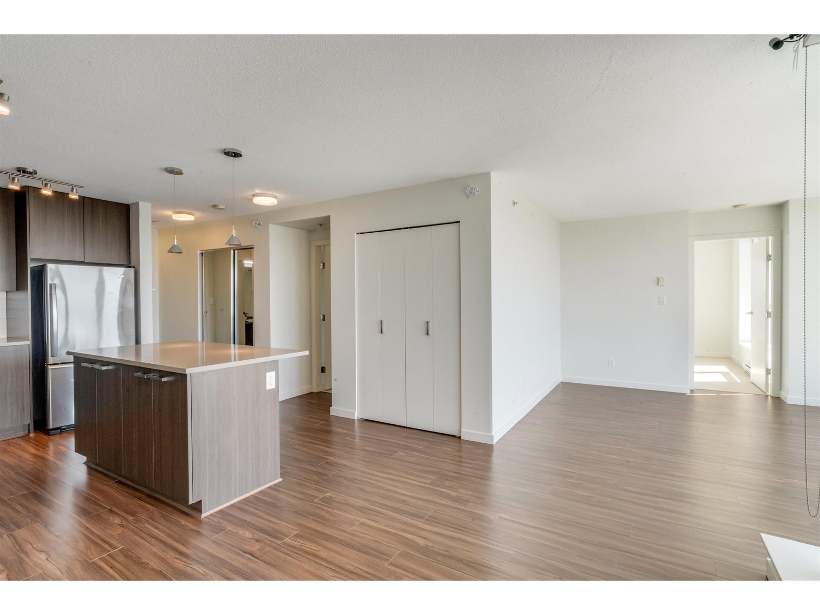 Photo 33 of 3707 13325 102 A Avenue, Surrey BC