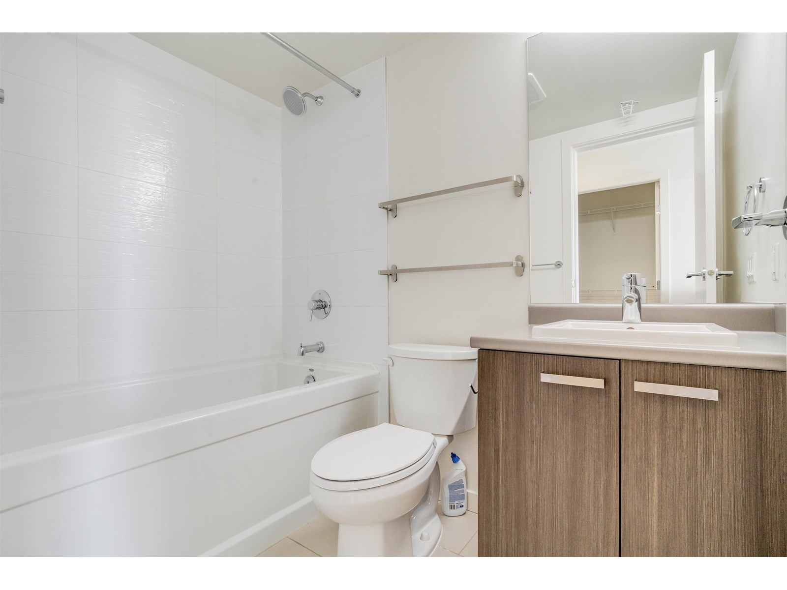Photo 12 of 3707 13325 102 A Avenue, Surrey BC