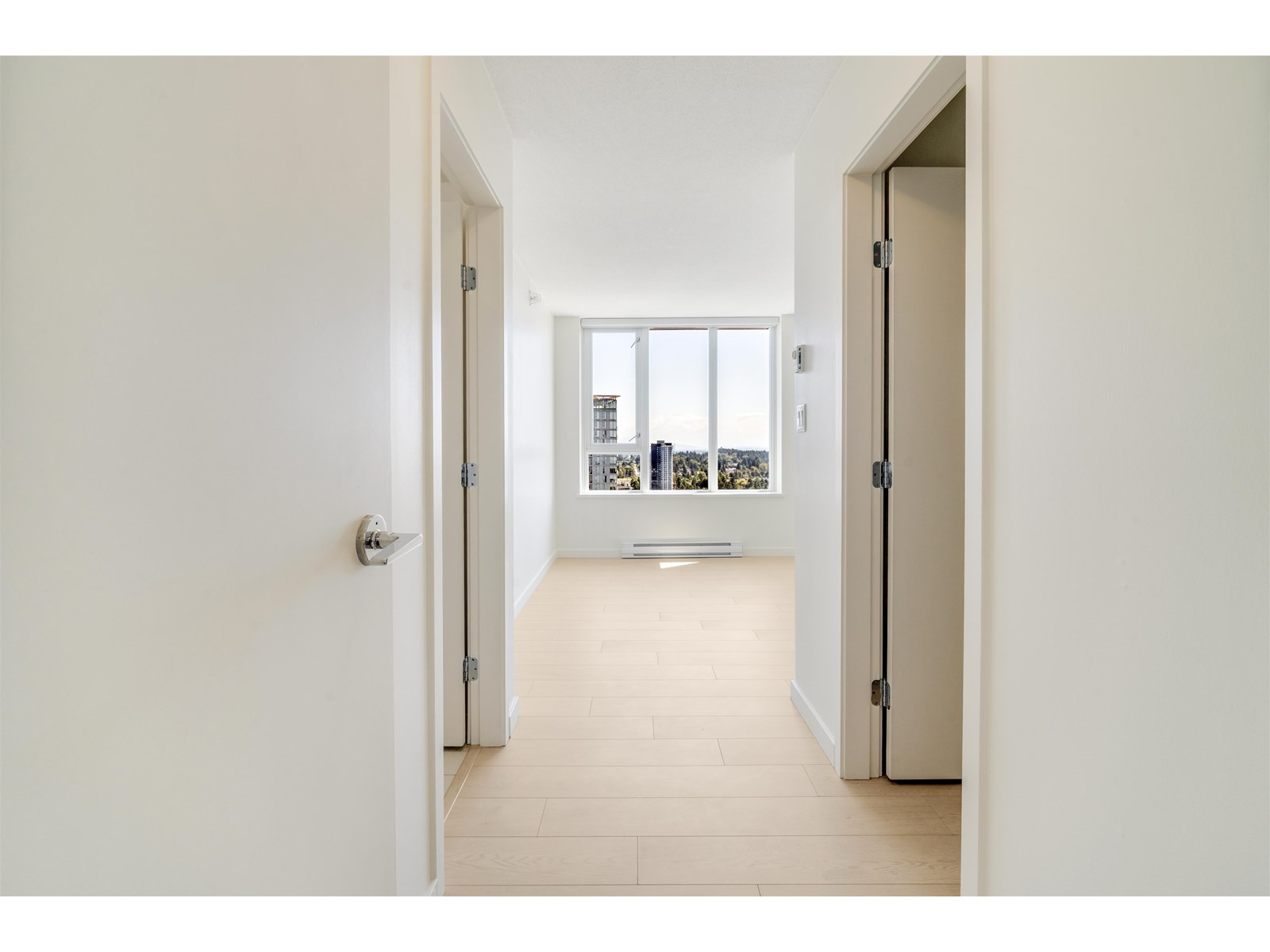 Photo 9 of 3707 13325 102 A Avenue, Surrey BC