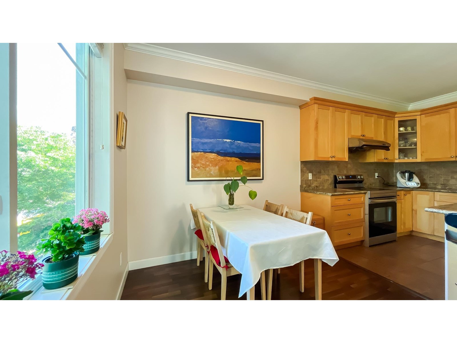 Photo 10 of 1 8633 159 Street, Surrey BC