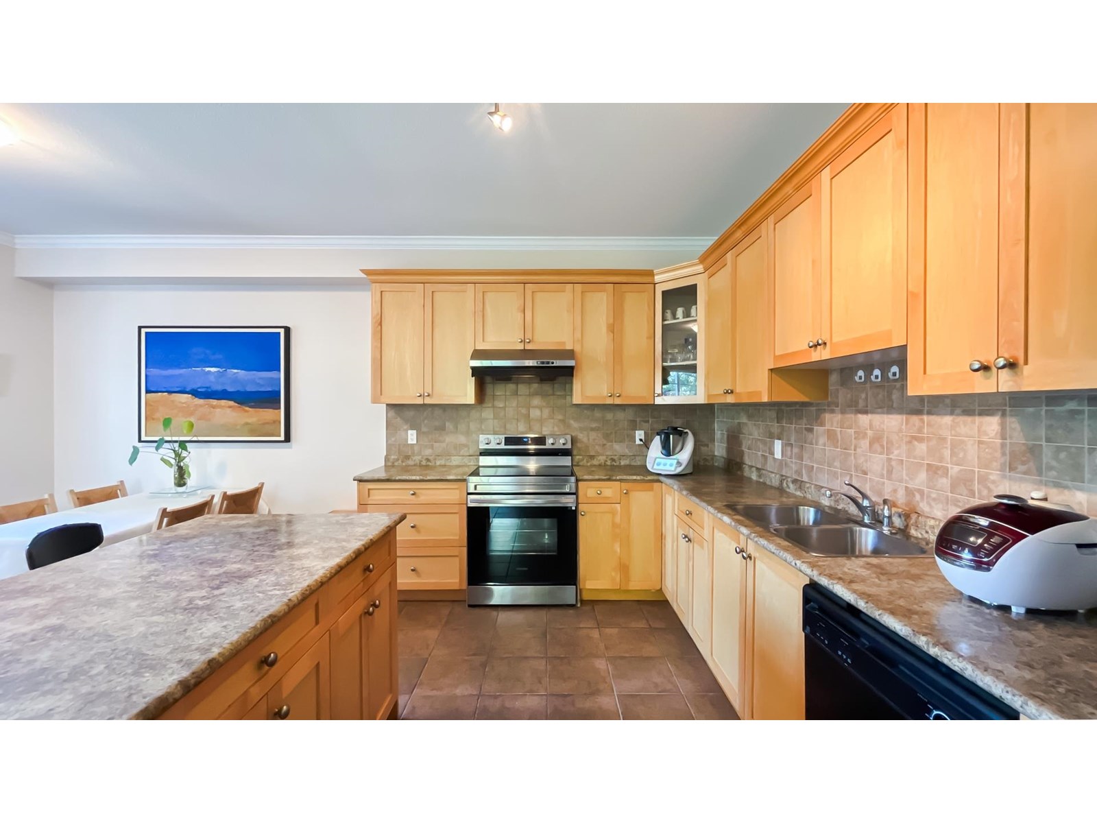 Photo 14 of 1 8633 159 Street, Surrey BC