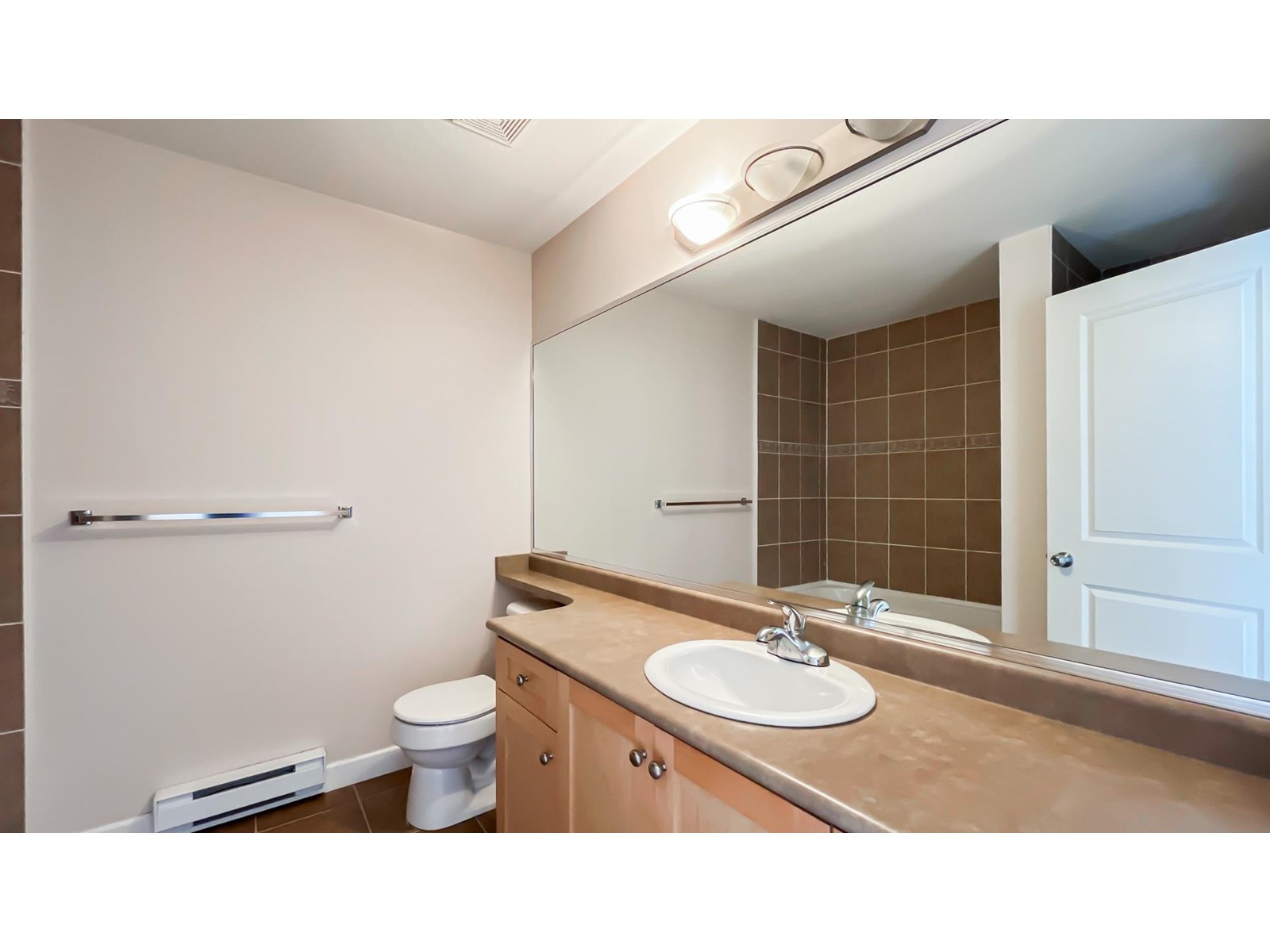 Photo 21 of 1 8633 159 Street, Surrey BC