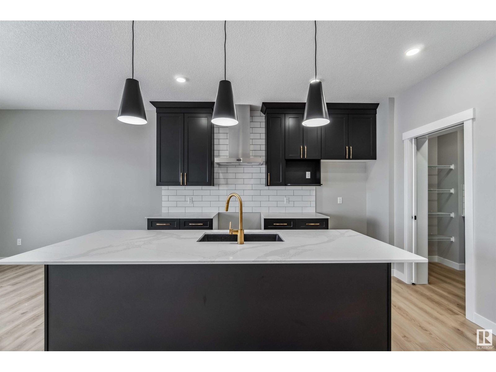 Photo 5 of 1659 12 St Nw, Edmonton AB