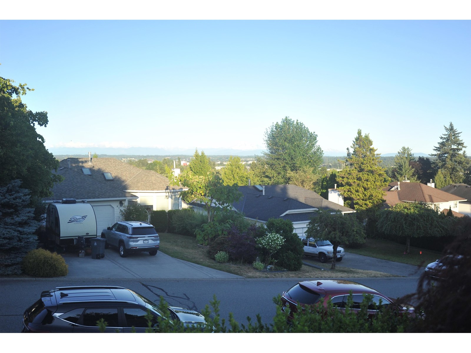 Photo 4 of 6193 191 A Street, Surrey BC