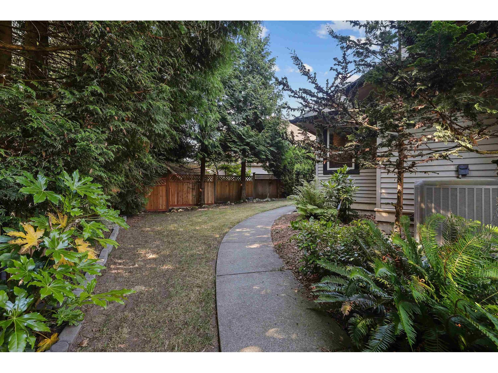 Photo 6 of 19695 71 Avenue, Langley BC