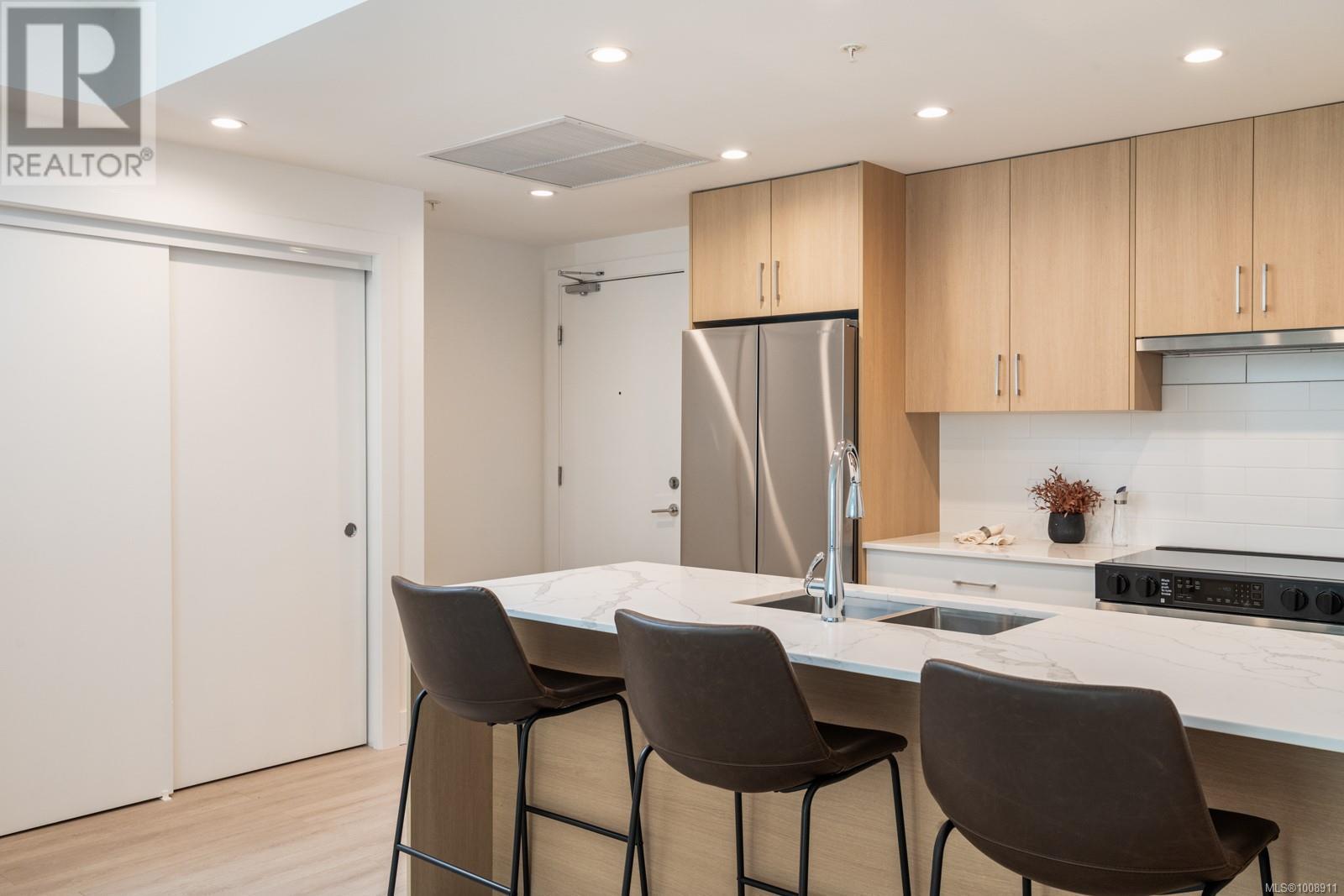 606 258 Helmcken Rd, View Royal