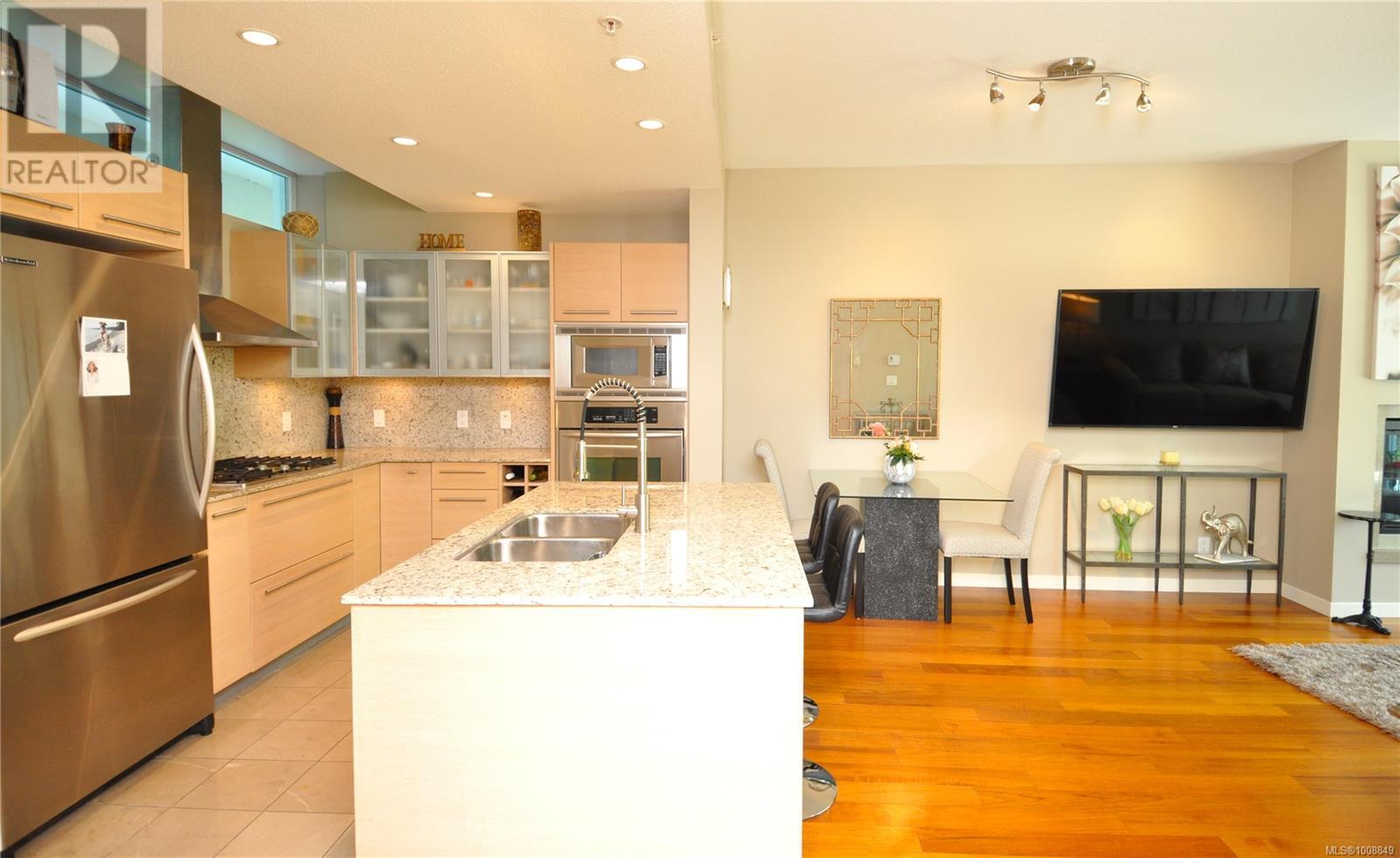 302 66 SONGHEES Rd, Victoria