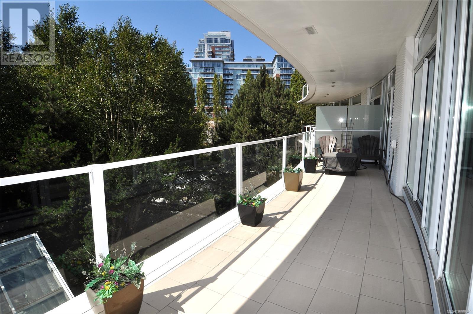302 66 SONGHEES Rd, Victoria