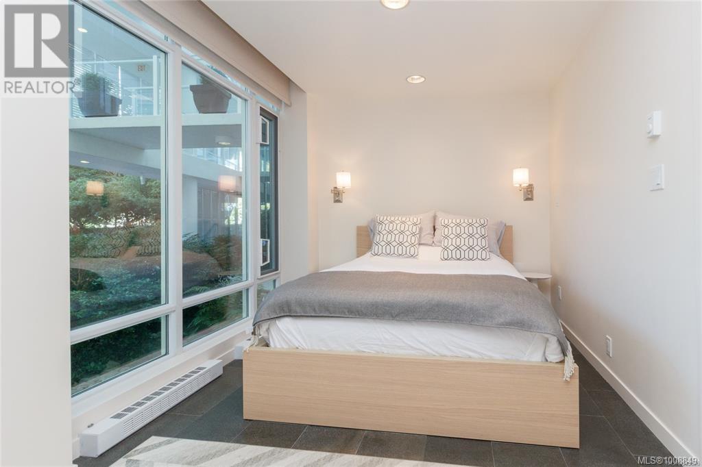 302 66 SONGHEES Rd, Victoria