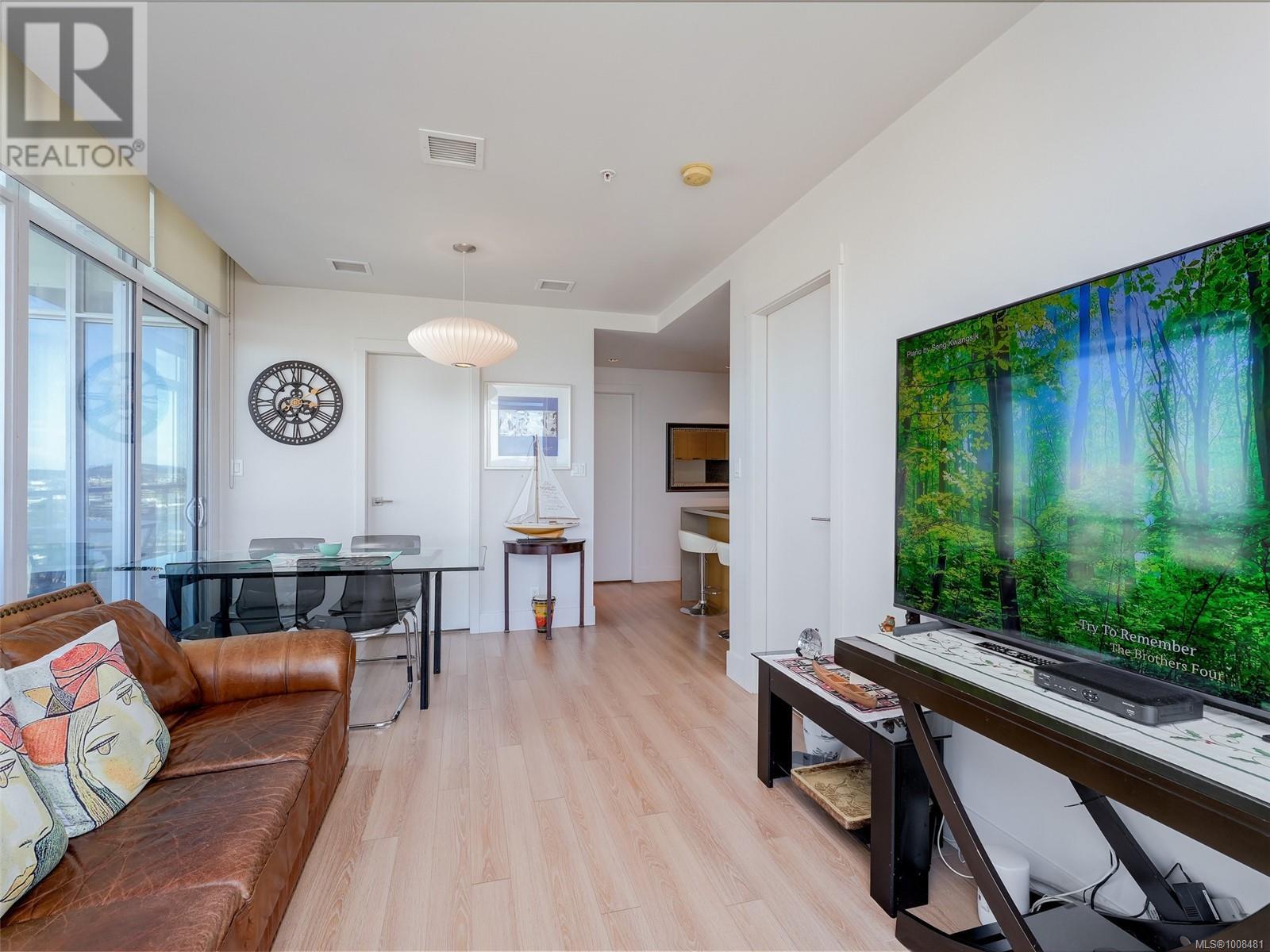 Photo 5 of 1705 83 Saghalie Rd, Victoria BC