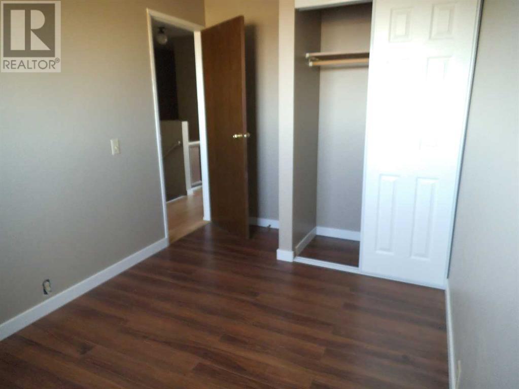 Single Family House for Sale in  Falshire Drive NE Falconridge Calgary 