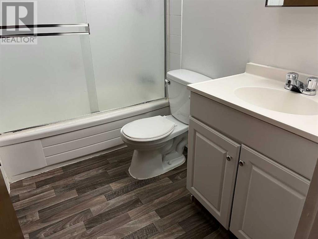 Single Family House for Sale in  Falshire Drive NE Falconridge Calgary 