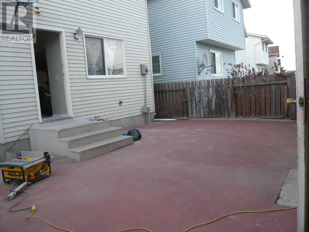 Single Family House for Sale in  Falshire Drive NE Falconridge Calgary 