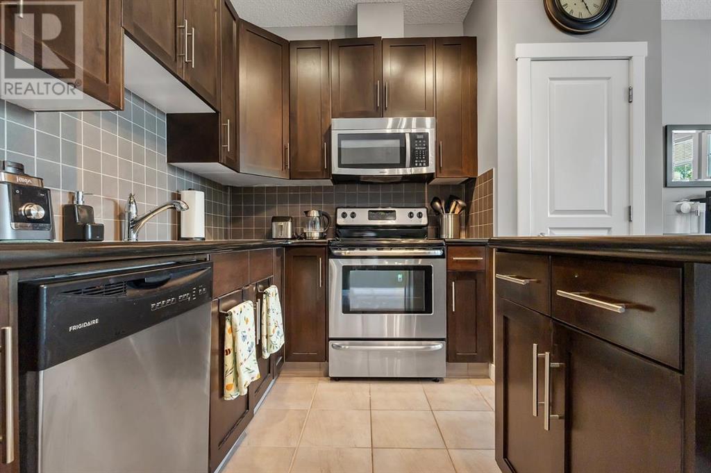 13, 28 HERITAGE DRIVE - 23