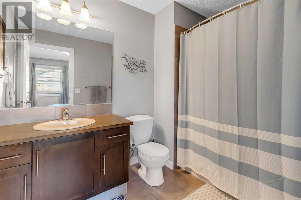 13, 28 HERITAGE DRIVE - 36