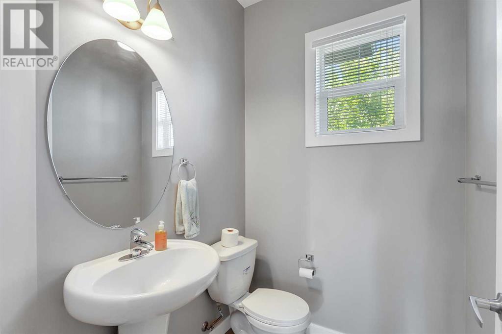 13, 28 HERITAGE DRIVE - 32