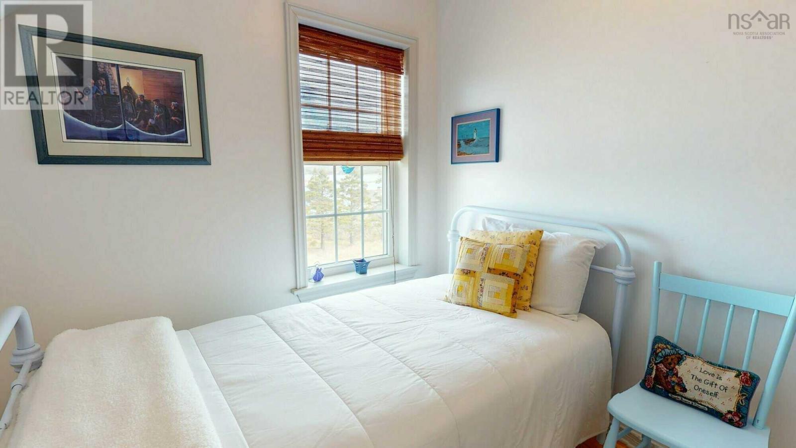 Property 11 of 21 of 18 Harbourview Drive