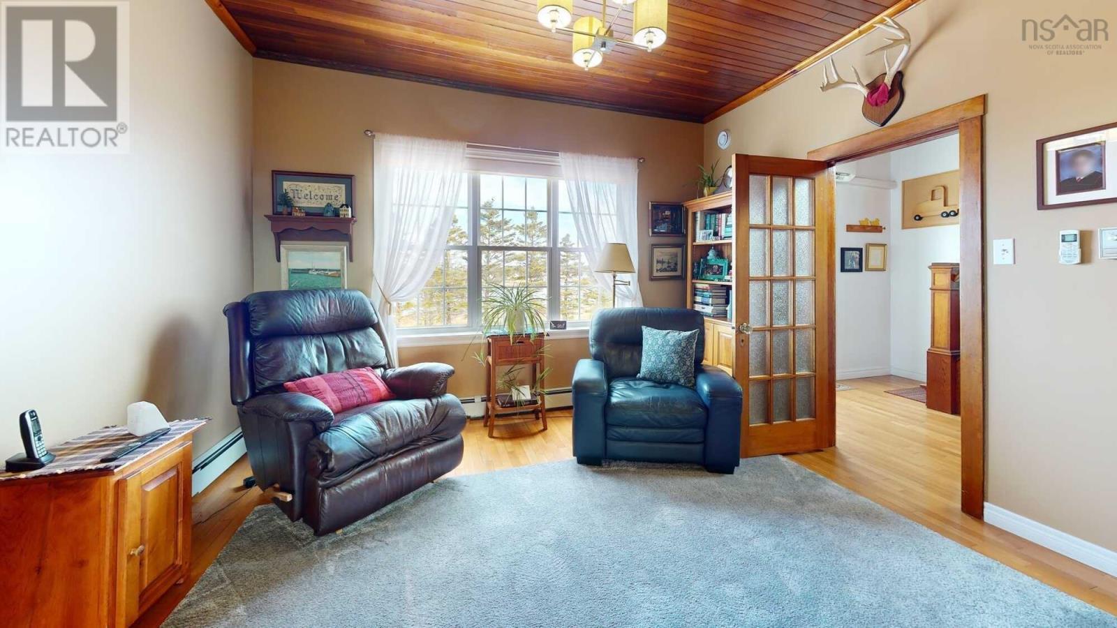 Property 15 of 21 of 18 Harbourview Drive