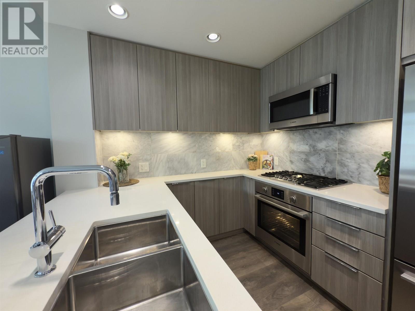 Photo 4 of 510 3289 Riverwalk Avenue, Vancouver BC