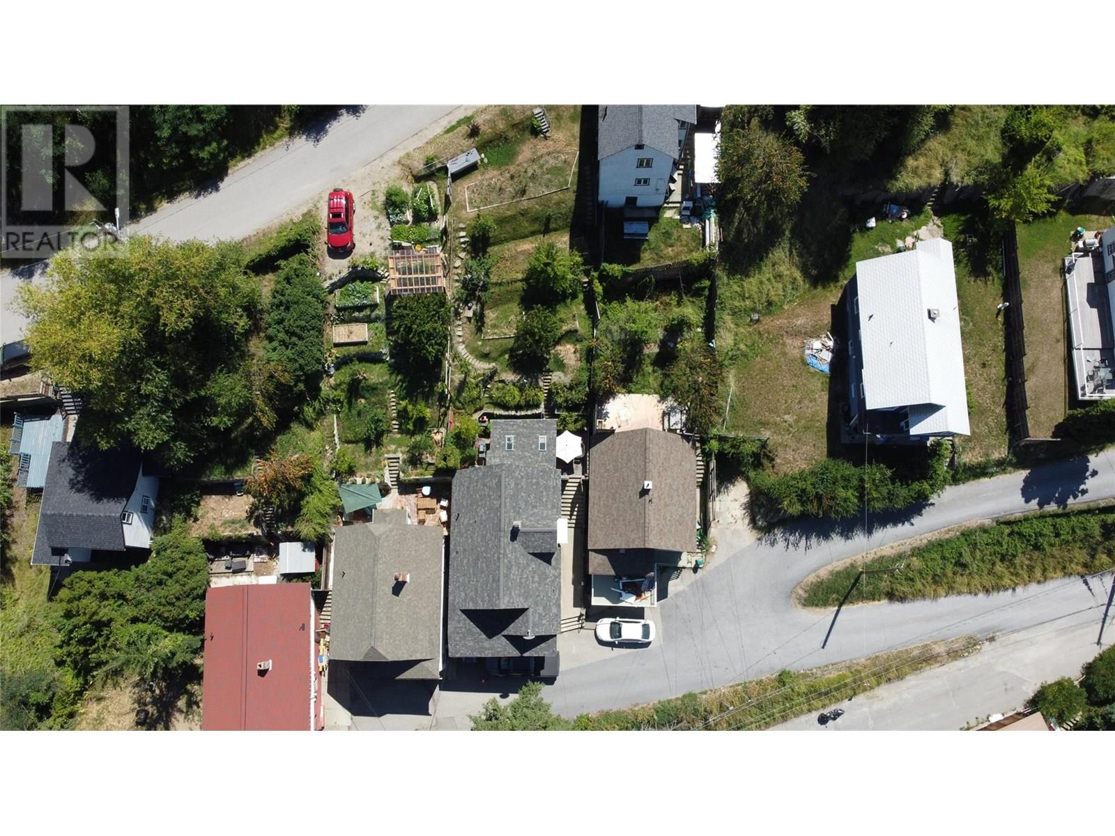 154 Kitchener Street, Trail