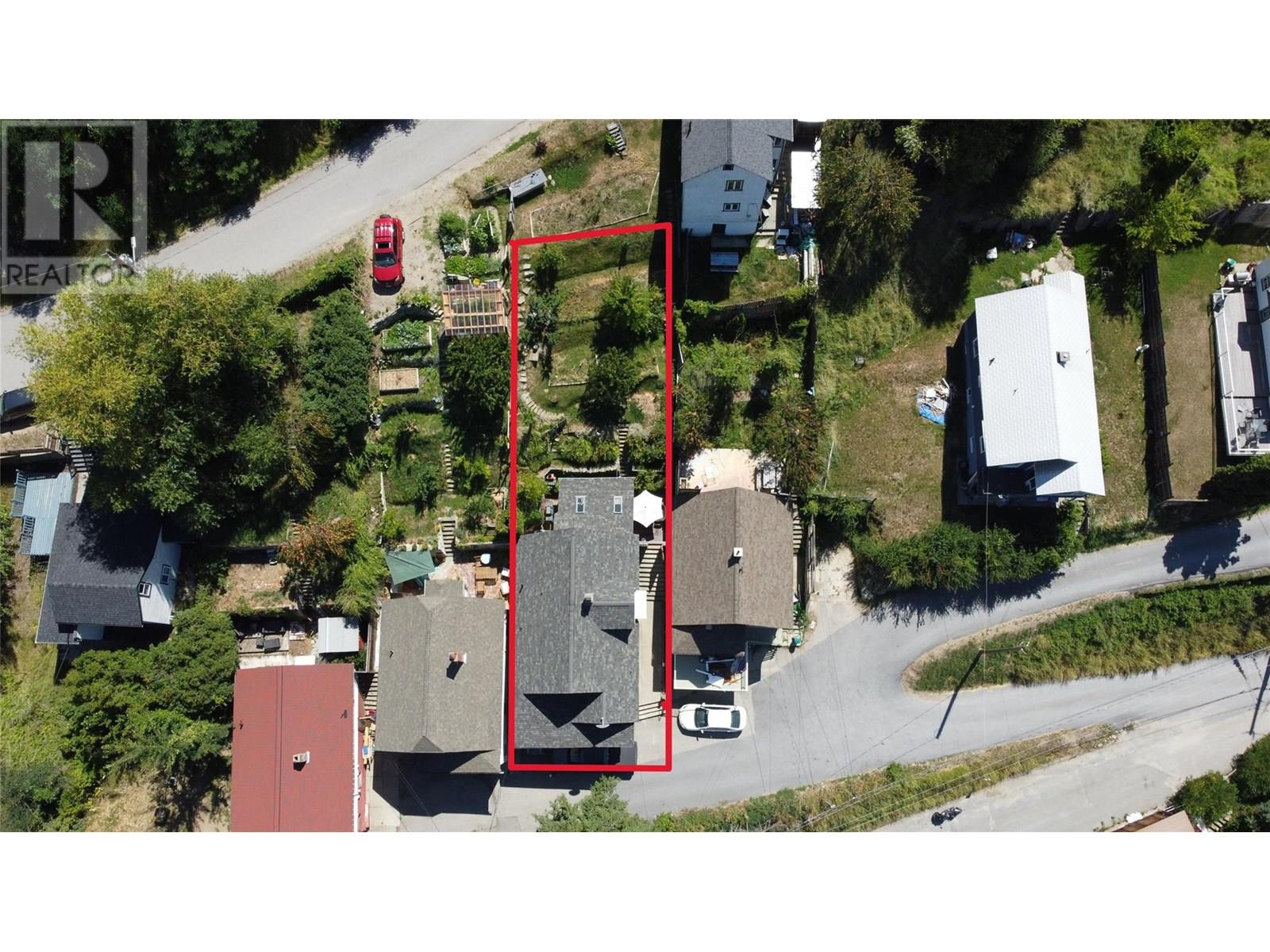 154 Kitchener Street, Trail