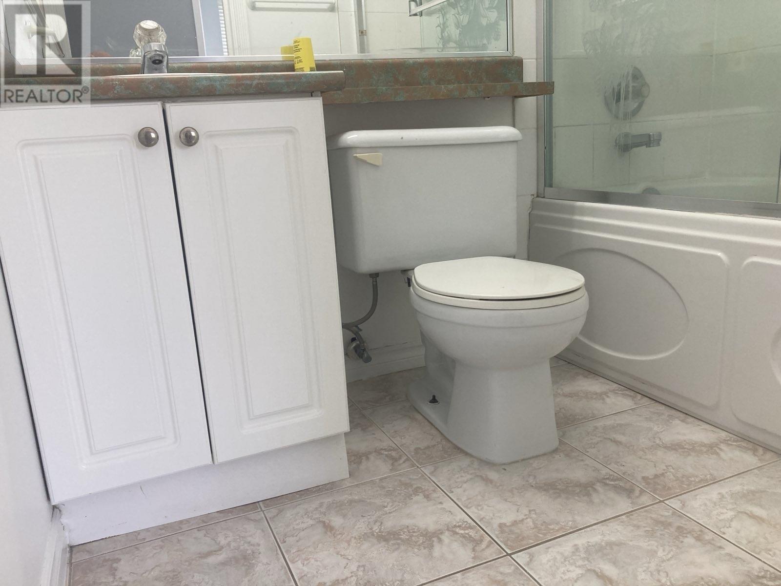 Photo 8 of Upper 2956 E 16th, Vancouver BC