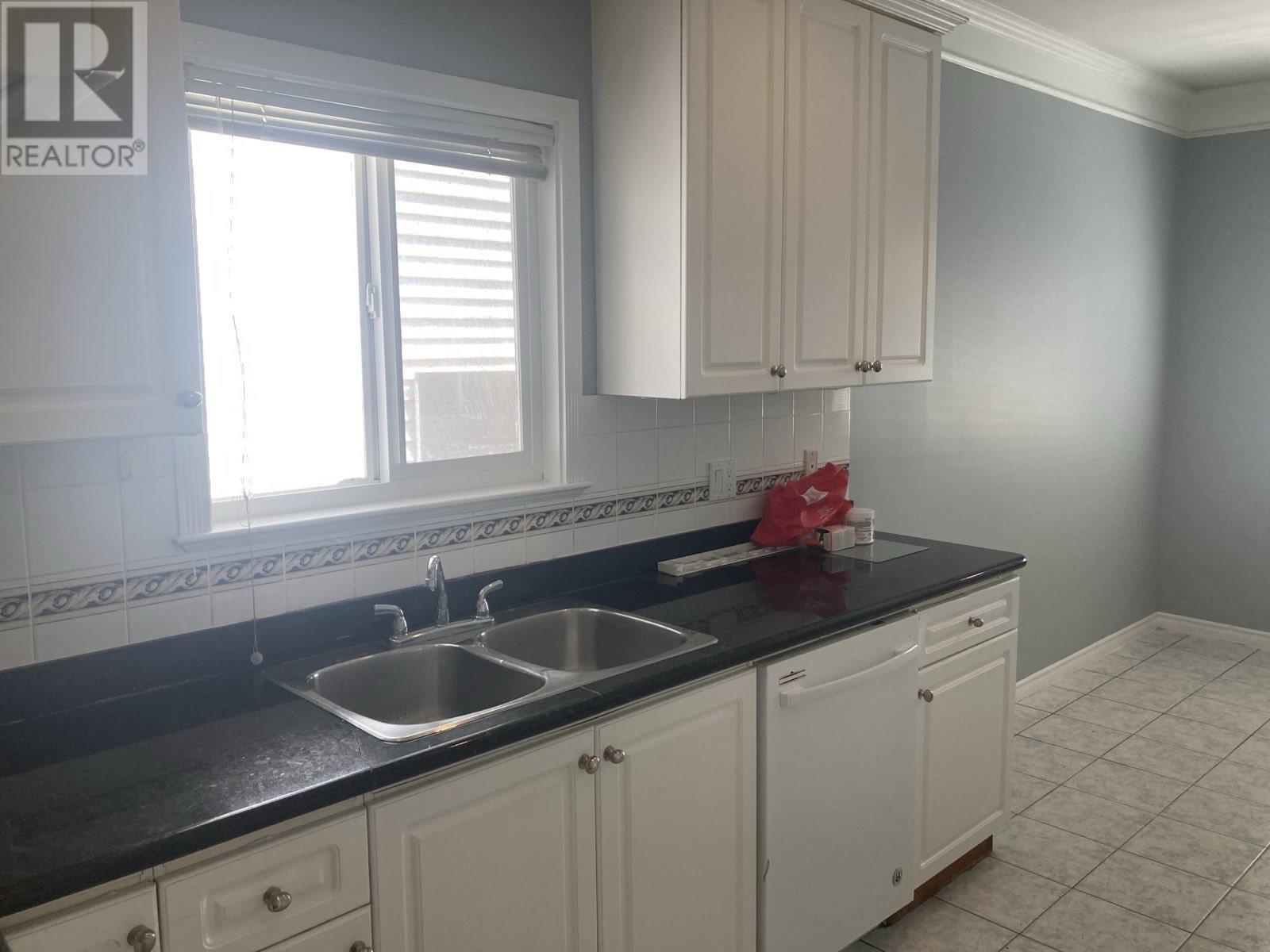 Photo 9 of Upper 2956 E 16th, Vancouver BC